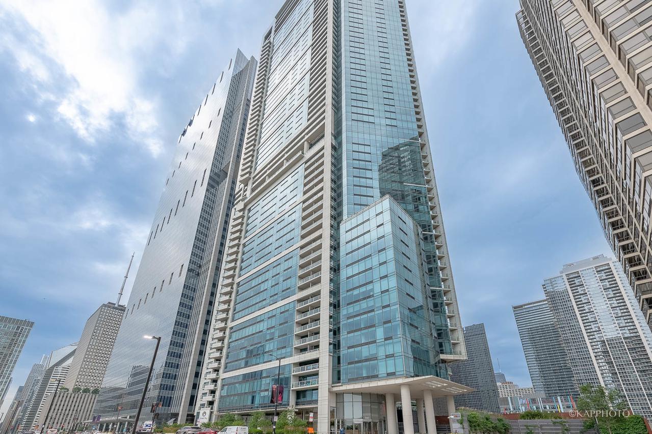 340 E Randolph St. #4902, Chicago, IL 60601