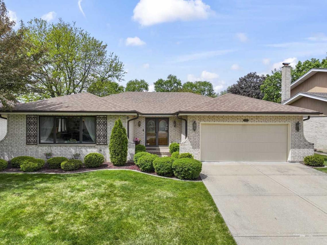 404 S Helena Ave., Mount Prospect, IL 60056
