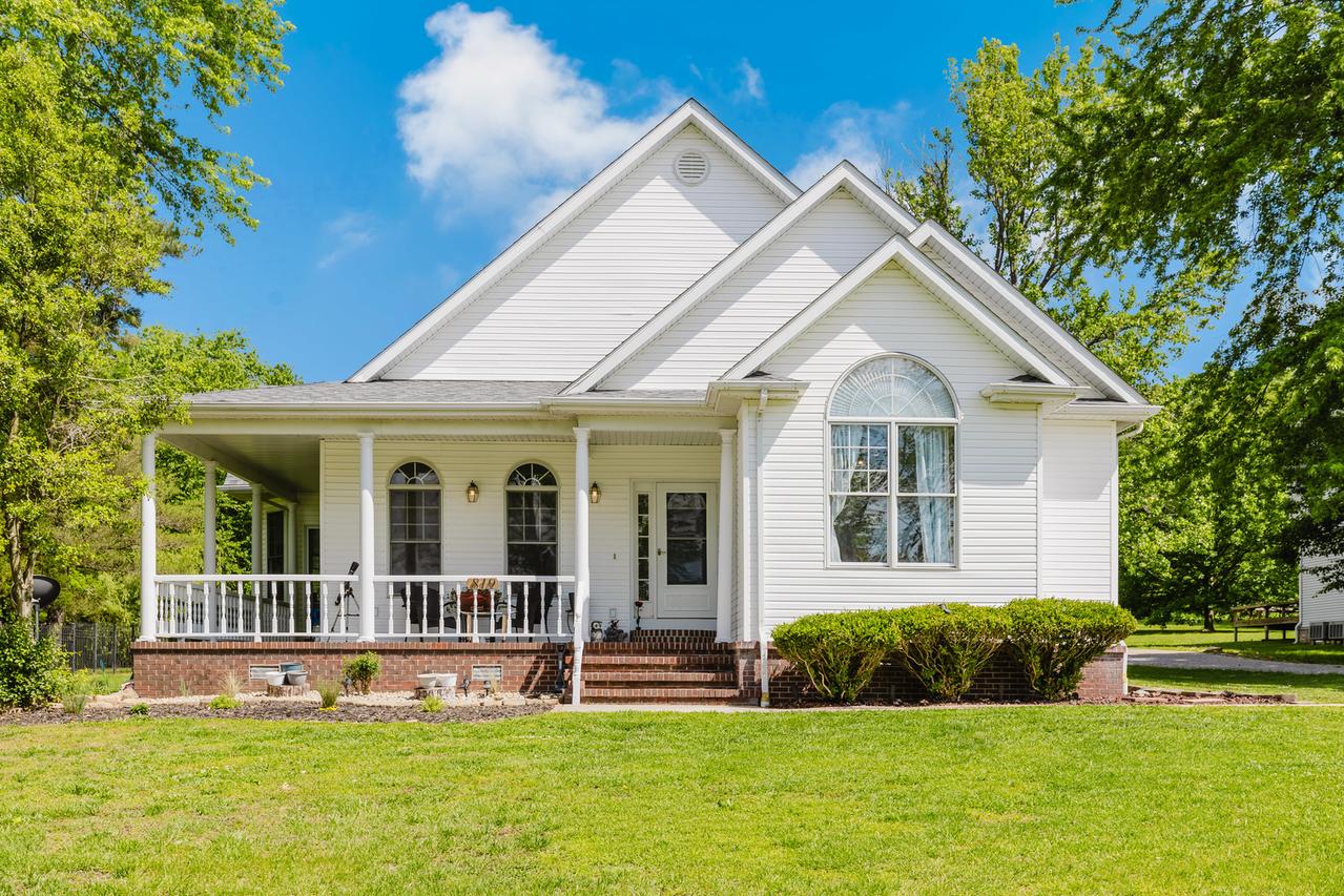 819 E No Name Rd., Carbondale, IL 62902