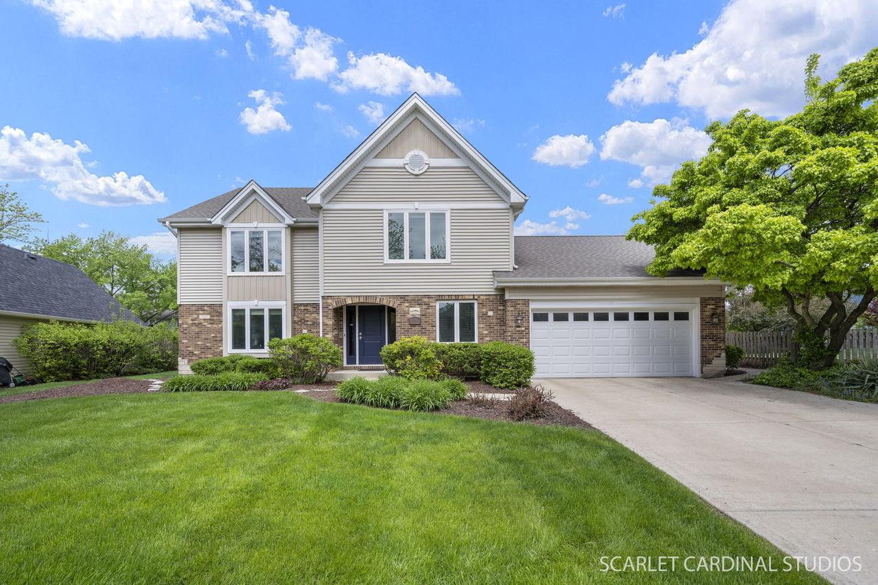 2010 Canterbury Pl., Wheaton, IL 60189