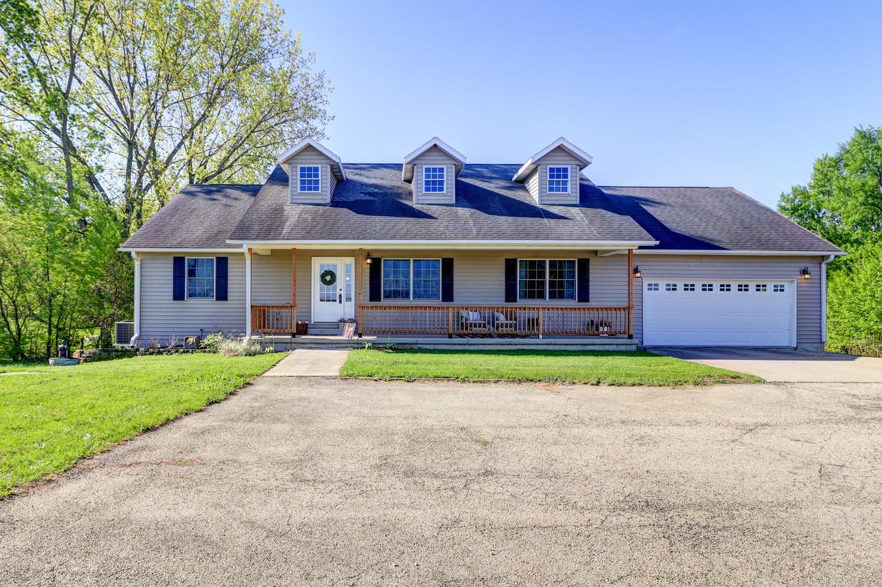 24335 Fulfs Rd., Sterling, IL 61081