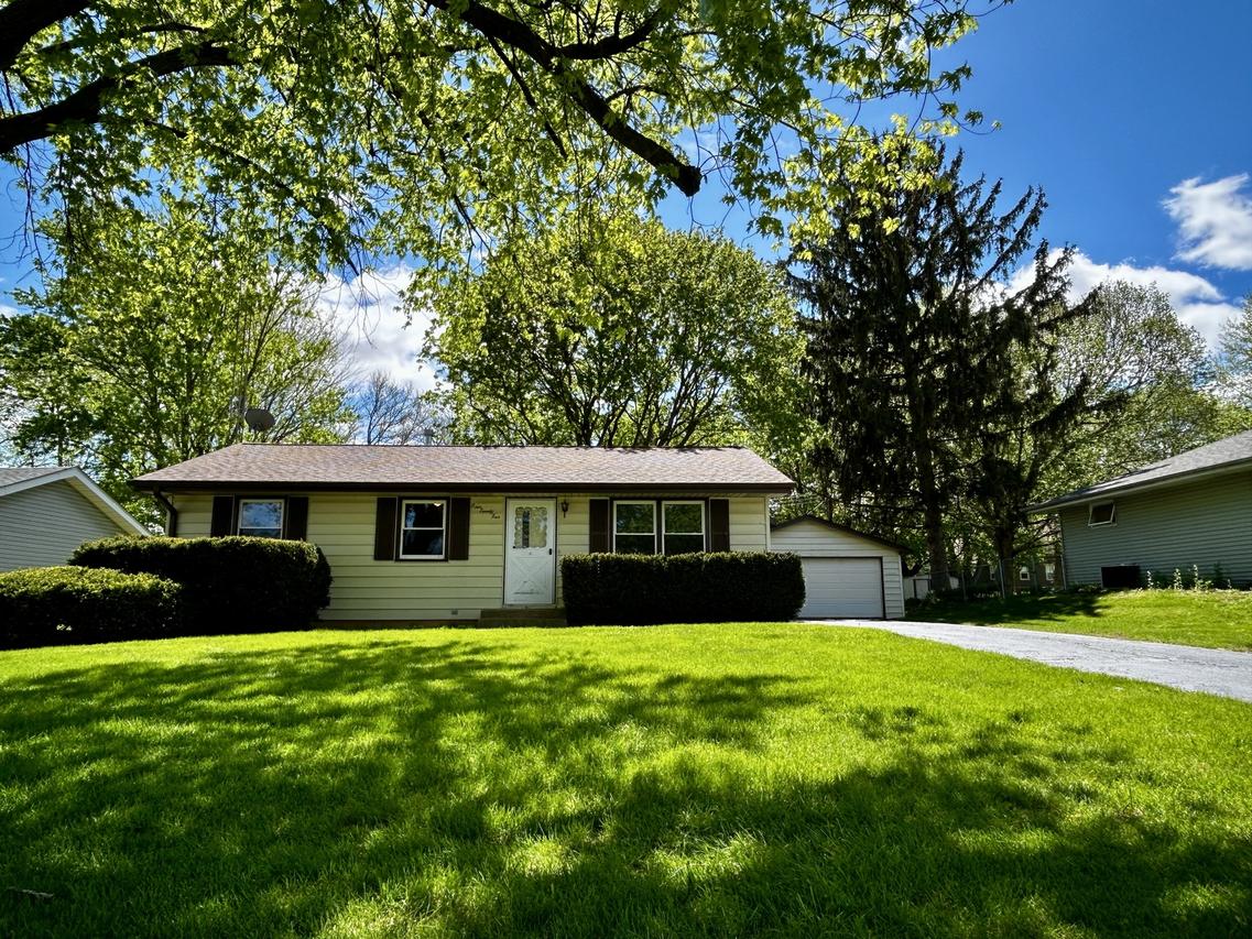 425 11th St., Pecatonica, IL 61063
