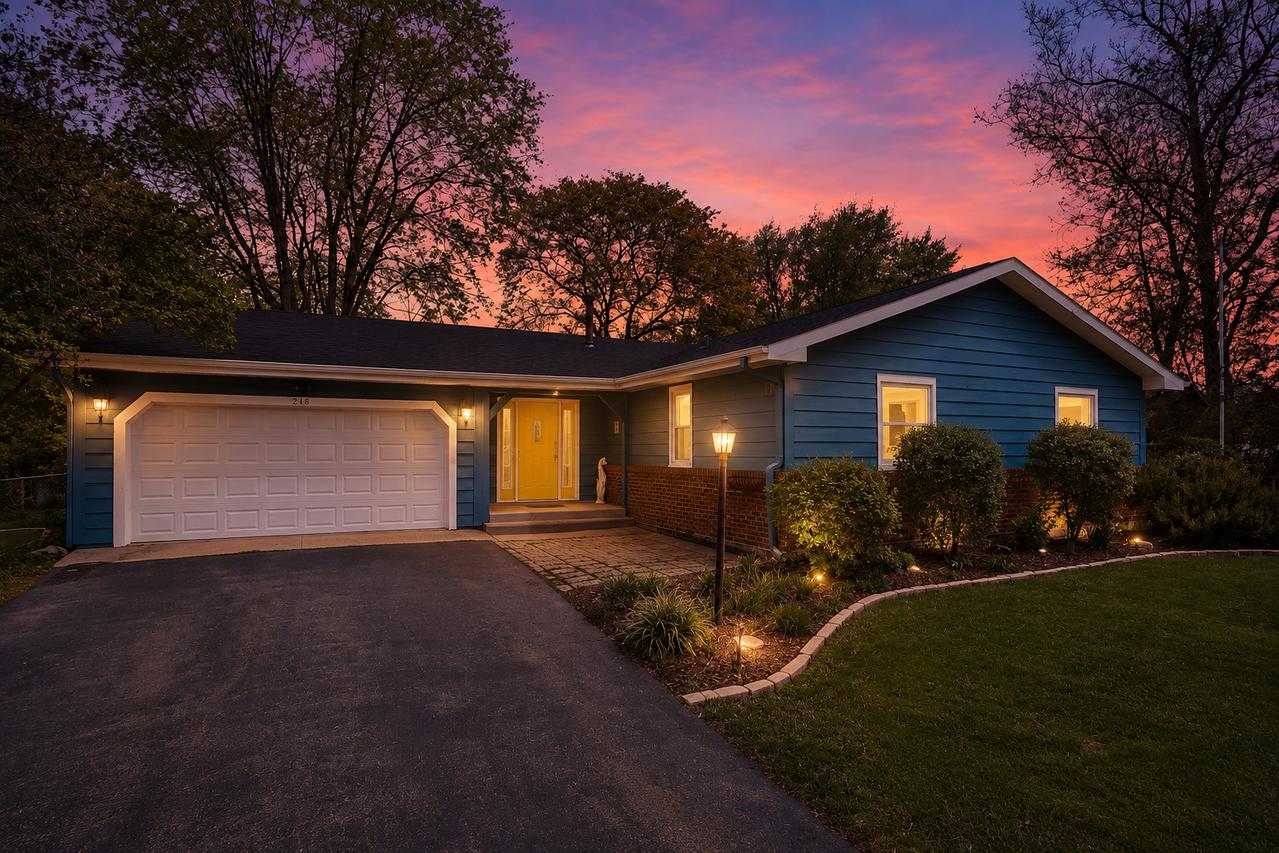 218 E Nerge Rd., Roselle, IL 60172
