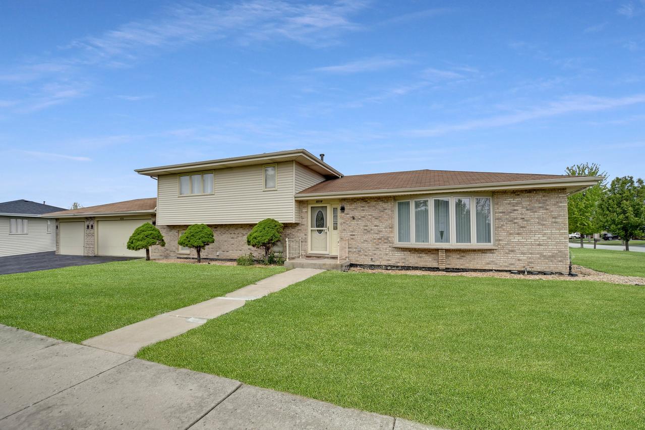 8218 170th St., Tinley Park, IL 60477