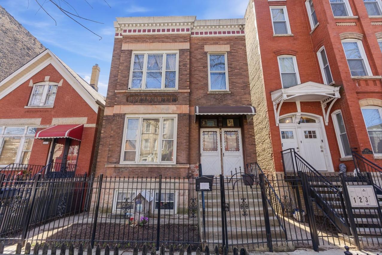 2633 W Crystal St., Chicago, IL 60622