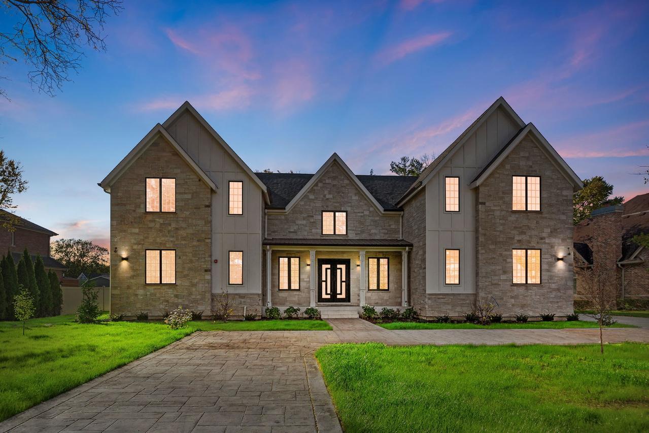 1921 Beechnut Rd., Northbrook, IL 60062