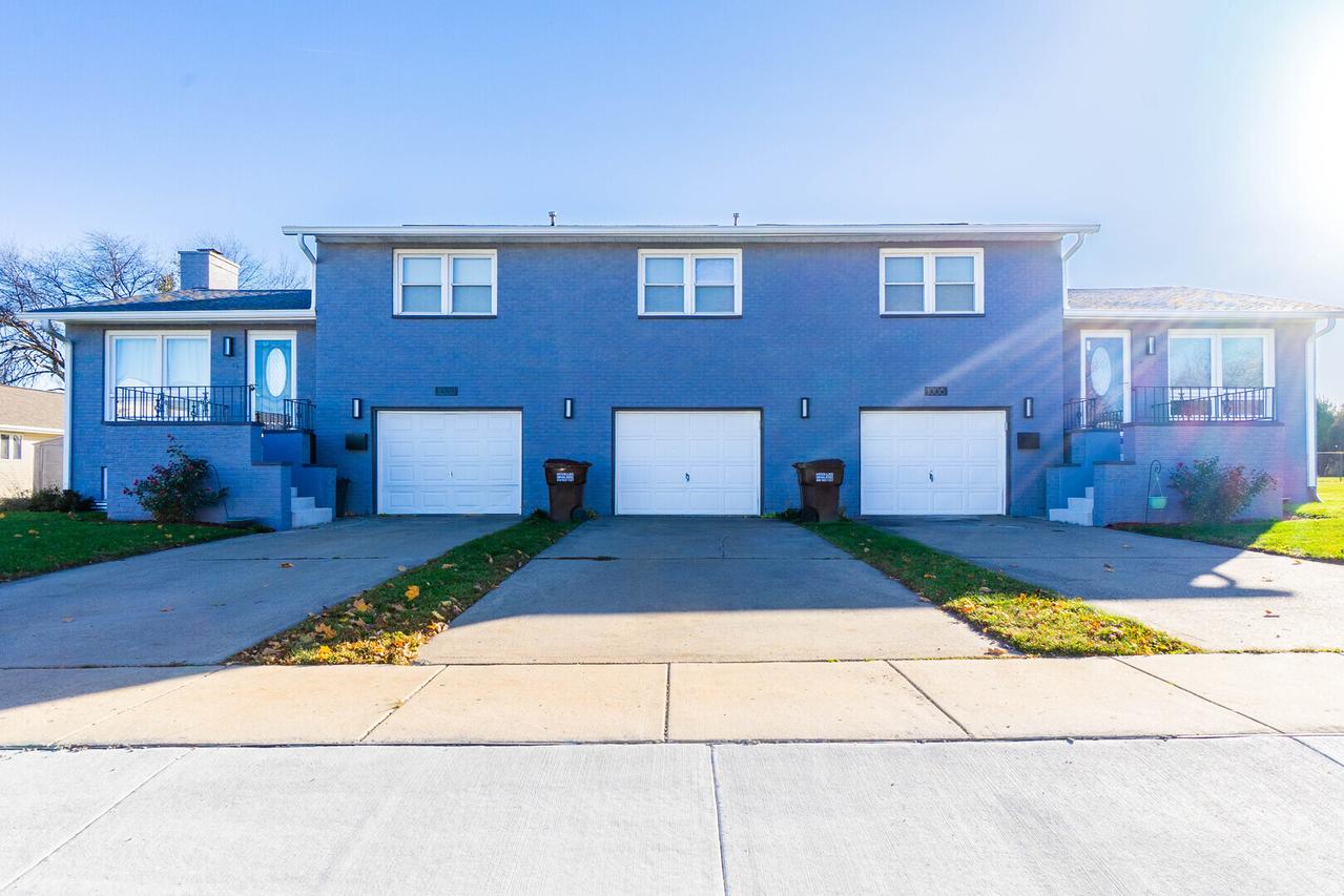 1000-1008 Carrie Ave., Rochelle, IL 61068