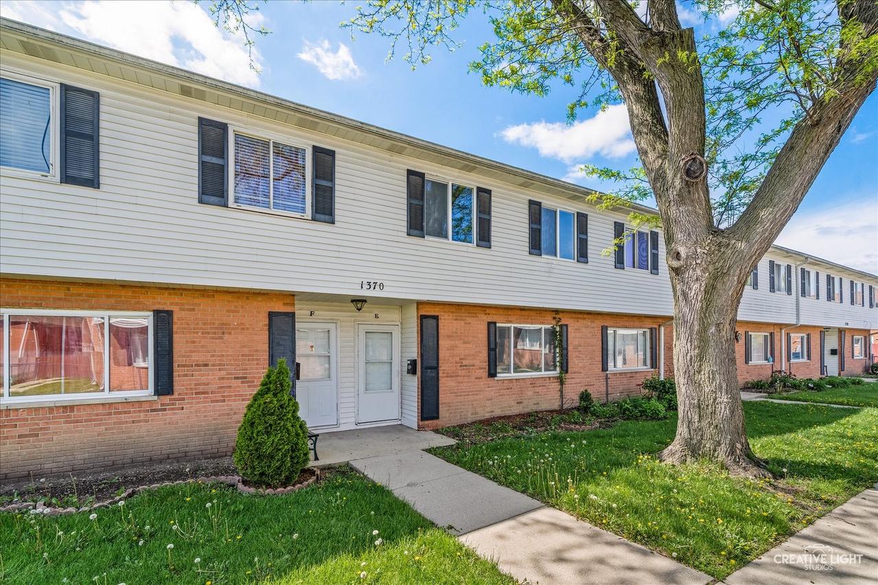 1370 Monomoy St. #E, Aurora, IL 60506