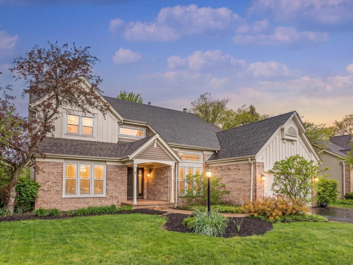 904 Warwick Ln., Lake Zurich, IL 60047