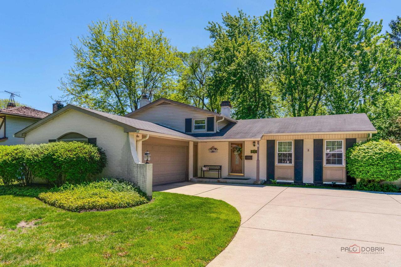 615 E Golf Rd., Libertyville, IL 60048