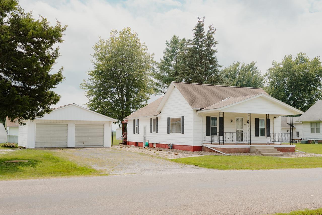 404 Hanna, Golden, IL 62339