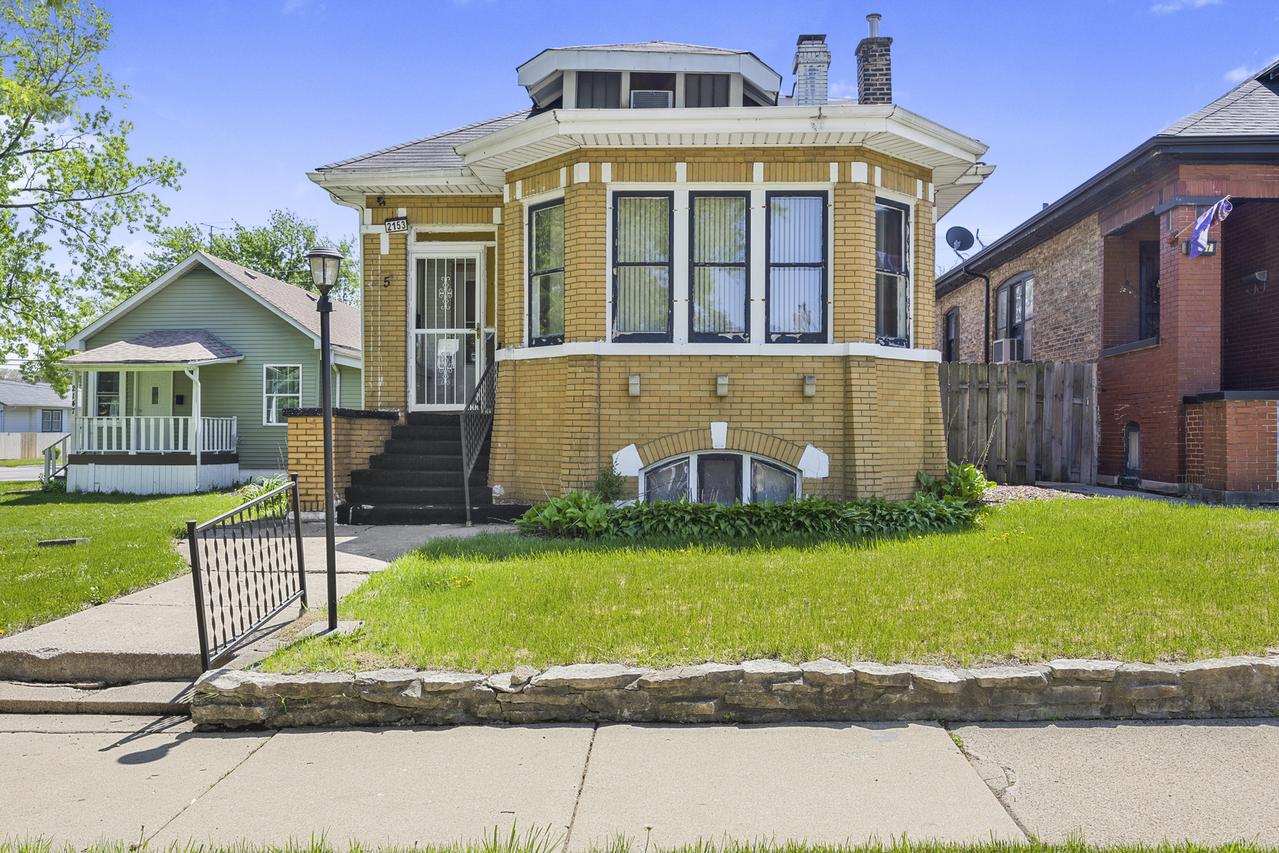 2153 121st Pl., Blue Island, IL 60406