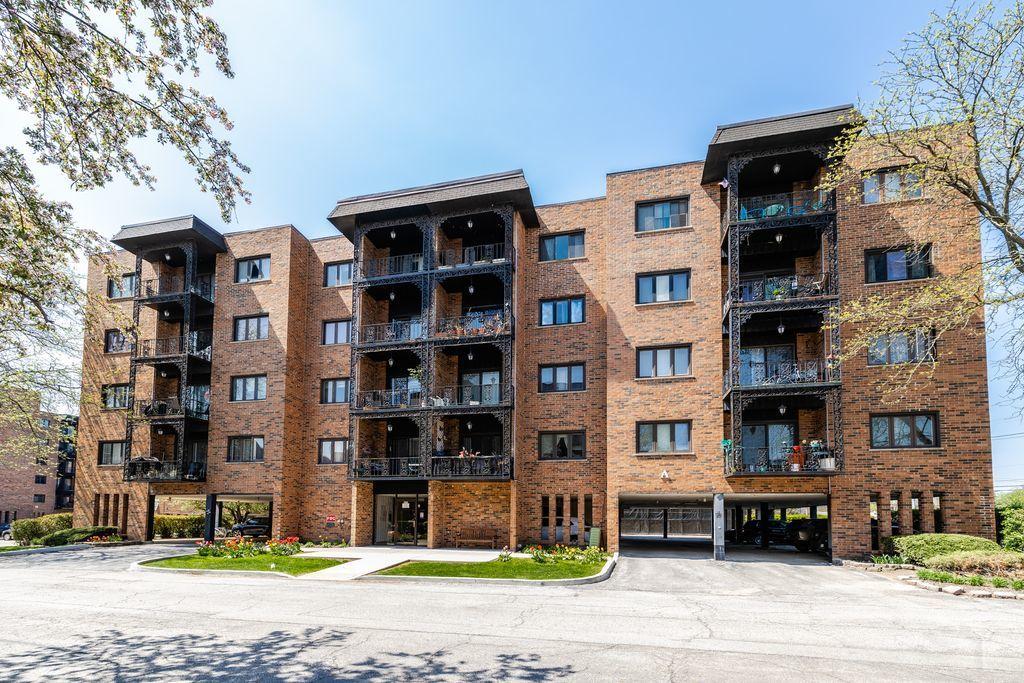 9375 Landings Ln. #502, Des Plaines, IL 60016