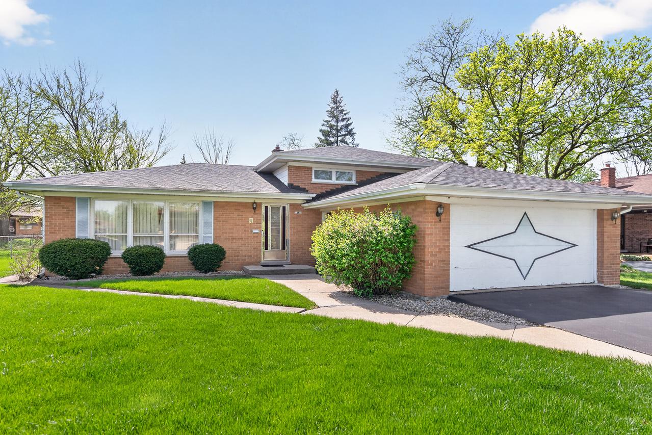 549 E 168th St., South Holland, IL 60473