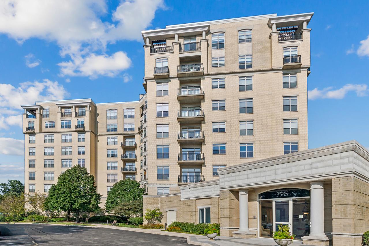 3535 Patten Rd. #1F, Highland Park, IL 60035