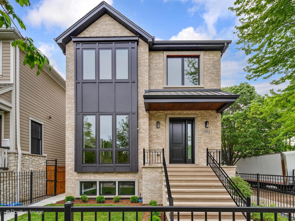 2429 N Rockwell St., Chicago, IL 60647
