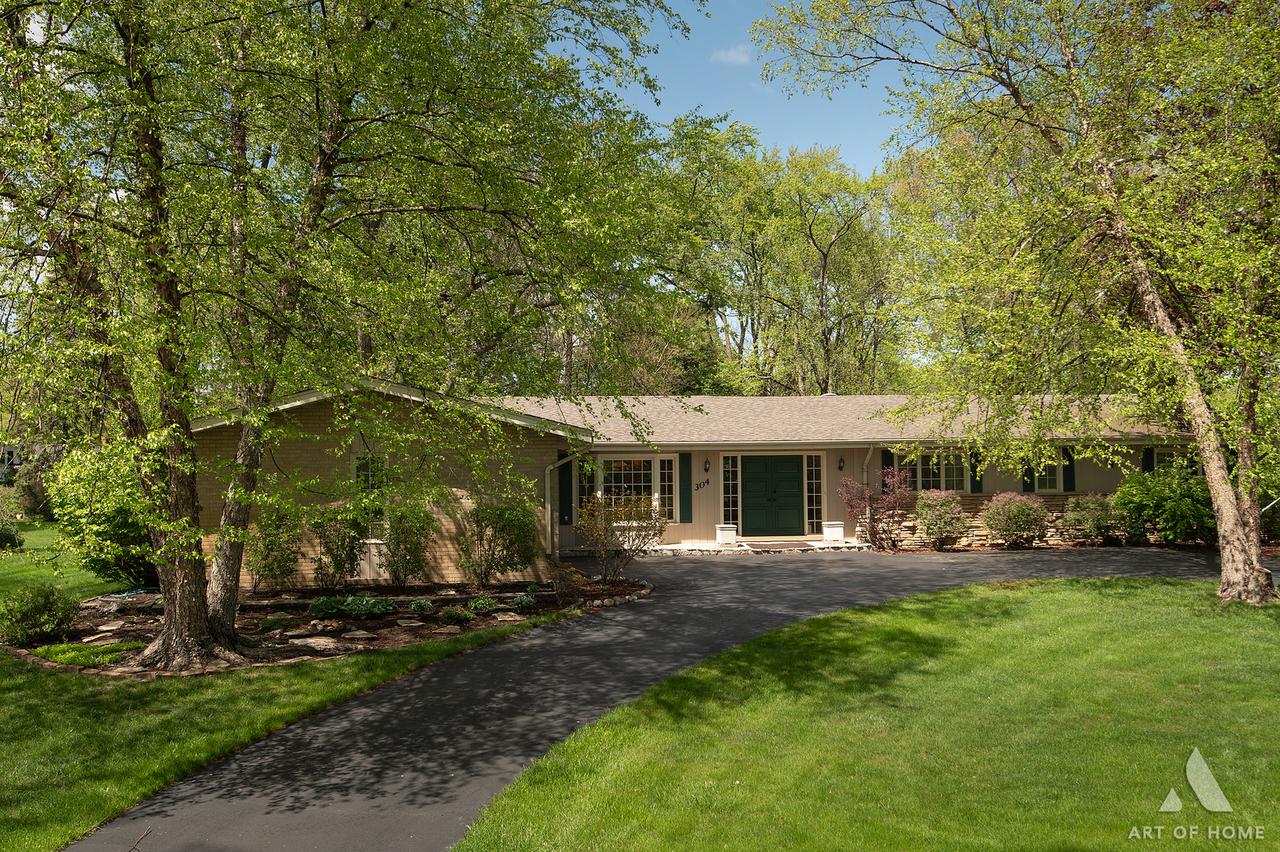 304 S Circle Dr., Palatine, IL 60067