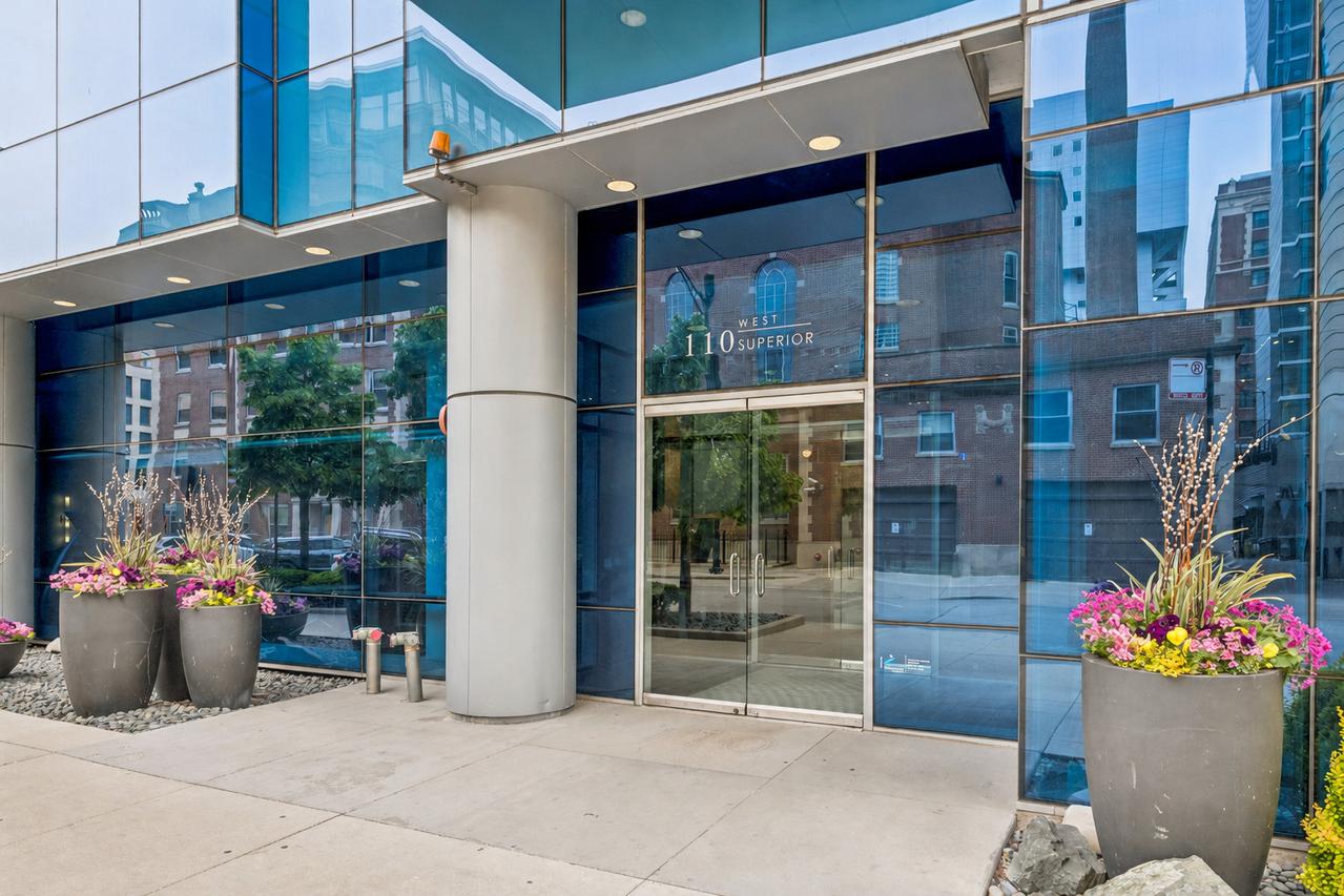 110 W Superior St. #1502, Chicago, IL 60654