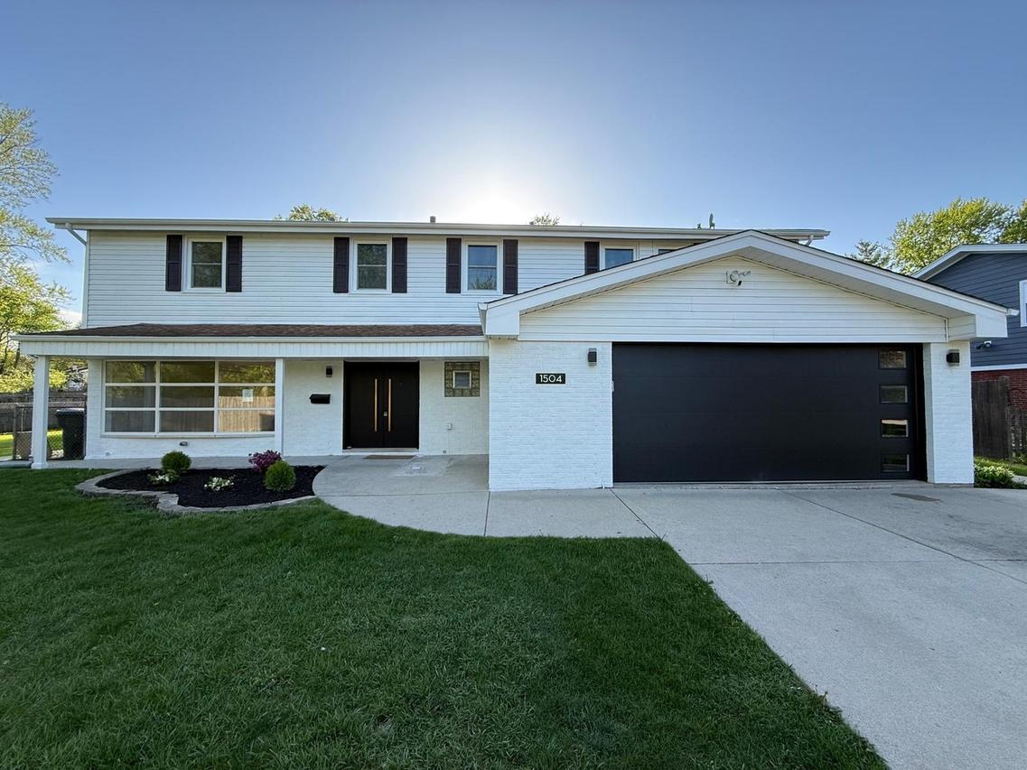 1504 Pfingsten Rd., Glenview, IL 60025