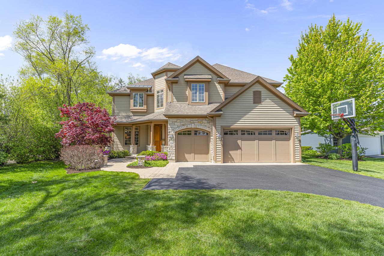 126 Millstone Rd., Deerfield, IL 60015