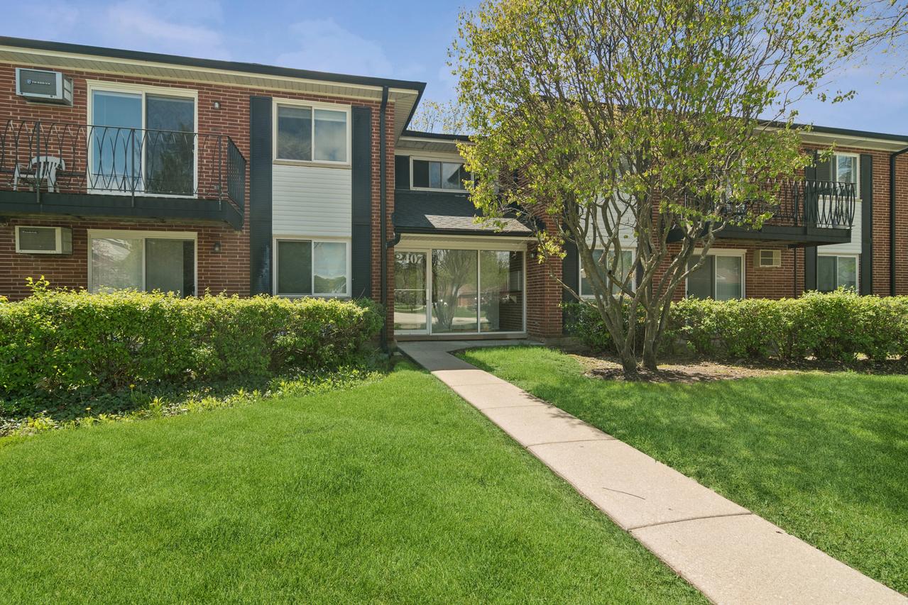 2407 E Olive St. #2F, Arlington Heights, IL 60004