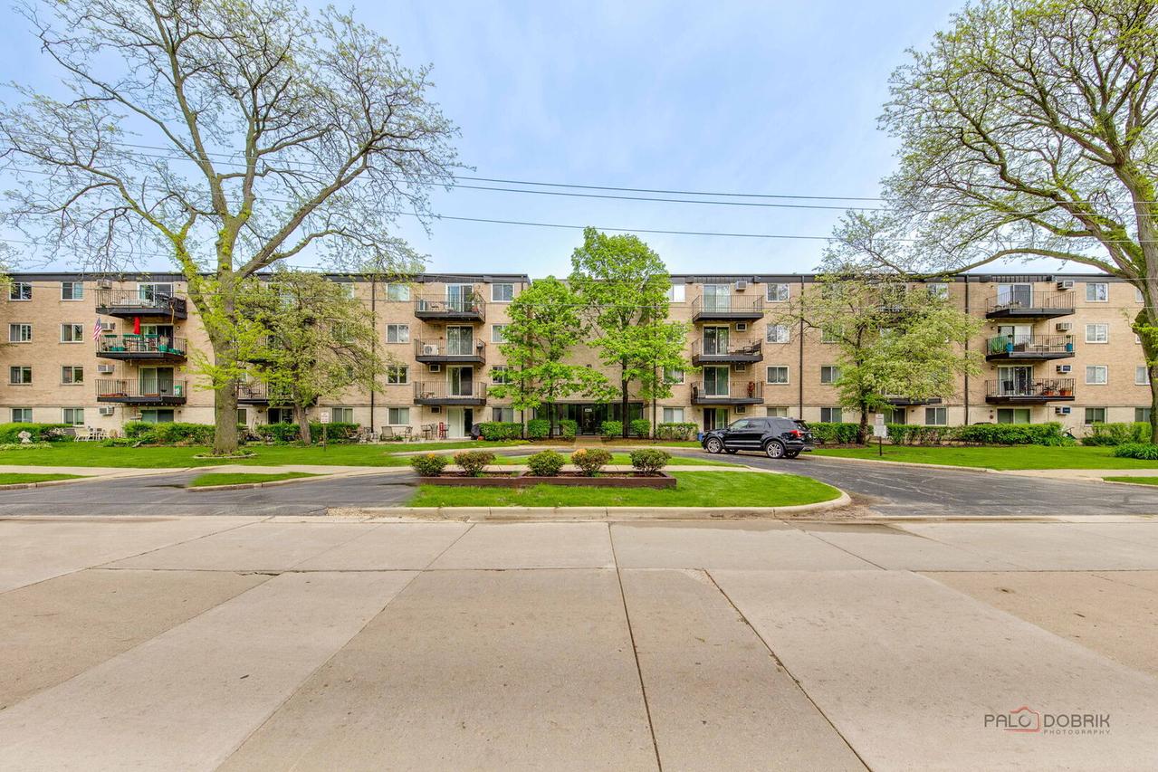 1215 N Waterman Ave. #2E, Arlington Heights, IL 60004