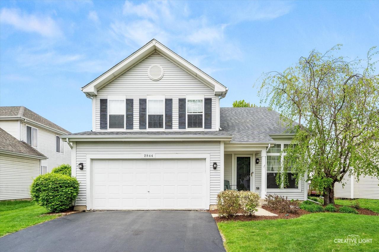 2844 Bluewater Cir., Naperville, IL 60564