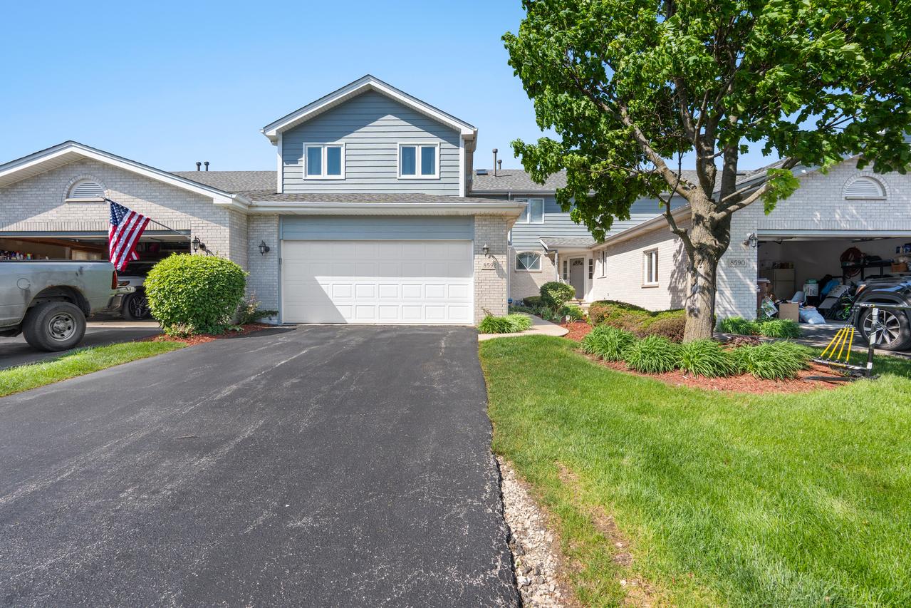 8592 Tullamore Dr., Tinley Park, IL 60487