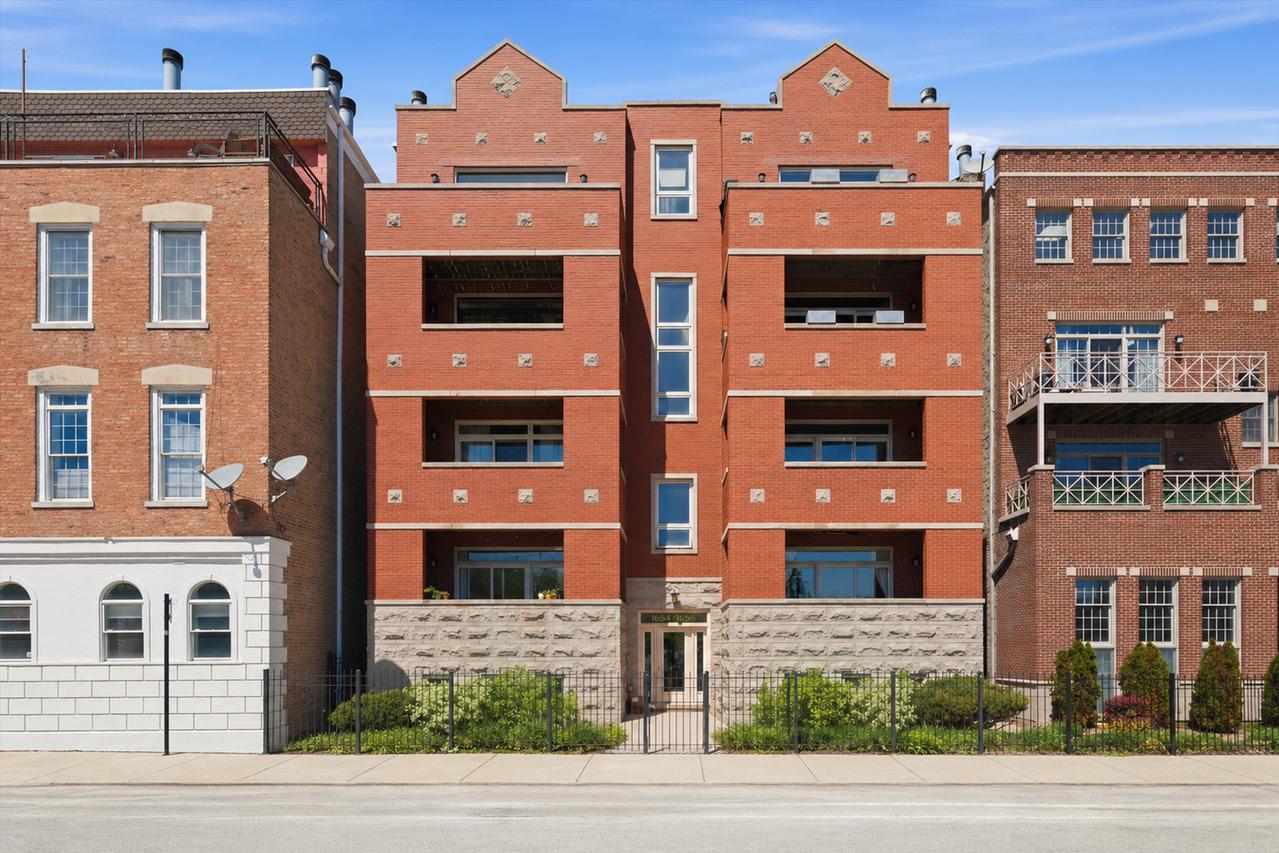 1656 W Augusta Blvd. #3W, Chicago, IL 60622