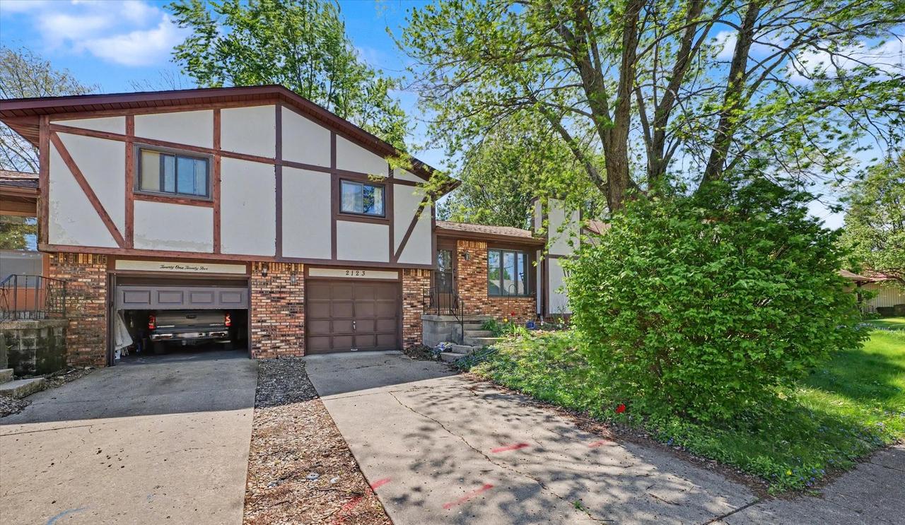 2123 E Mill Stone Rd., Decatur, IL 62526