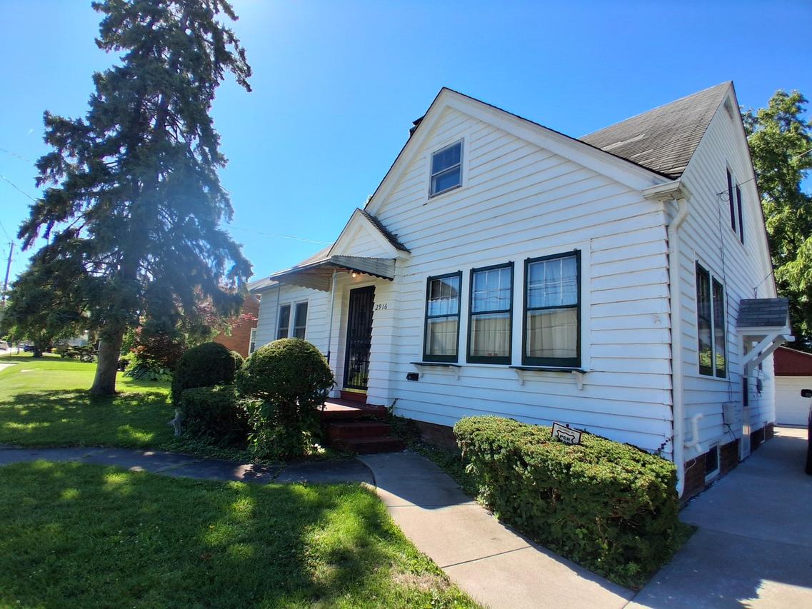 2916 20th Ave., Rock Island, IL 61201