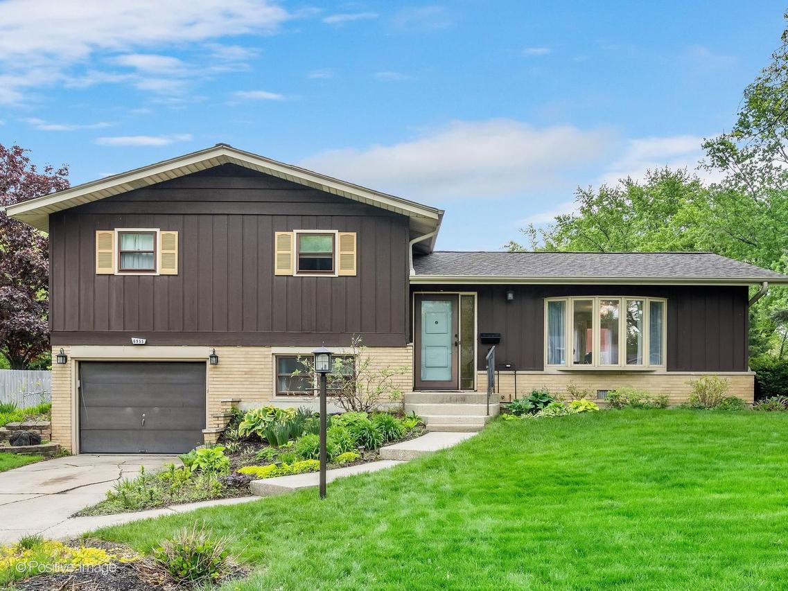 6955 Parkview Dr., Downers Grove, IL 60516