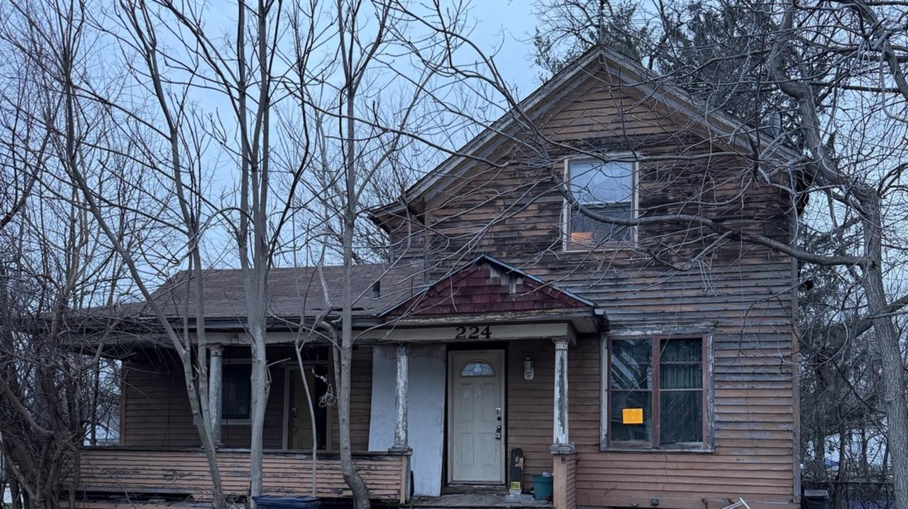 224 Moseley St., Elgin, IL 60123