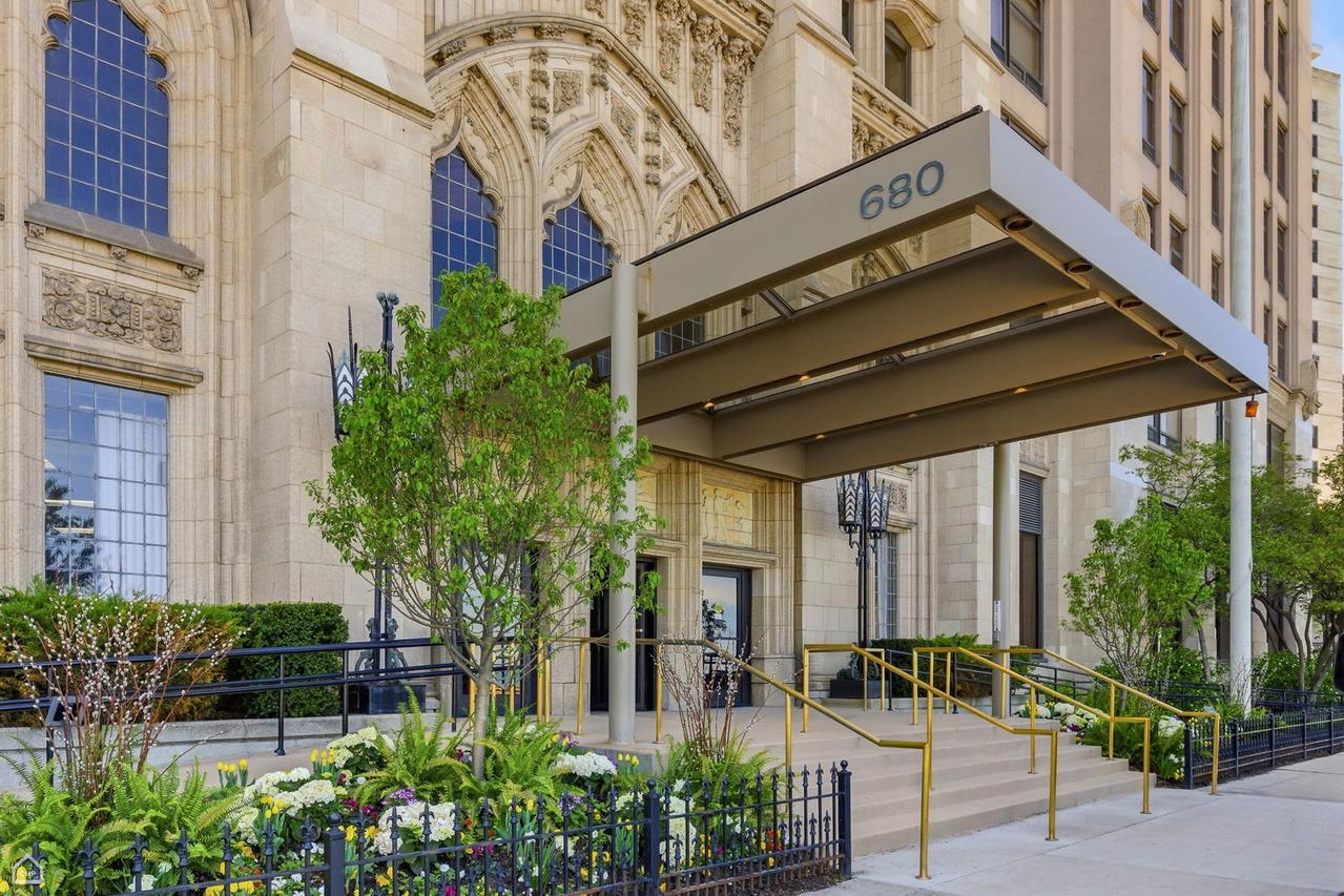 680 N Lake Shore Dr. #1117, Chicago, IL 60611