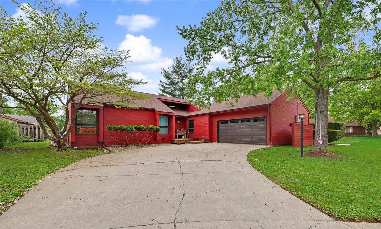 2005 Clover Ct., Champaign, IL 61821