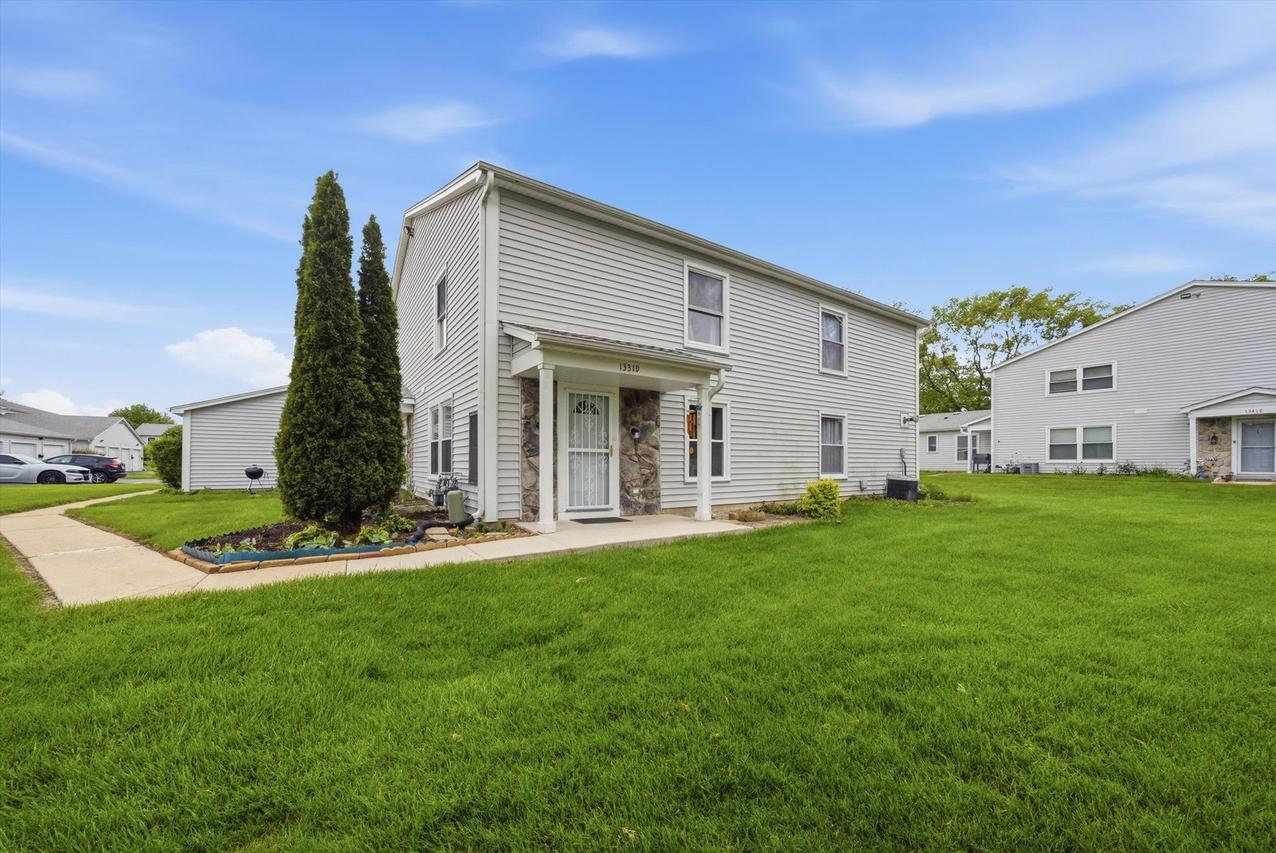 1331 N Glen Cir. #D, Aurora, IL 60506