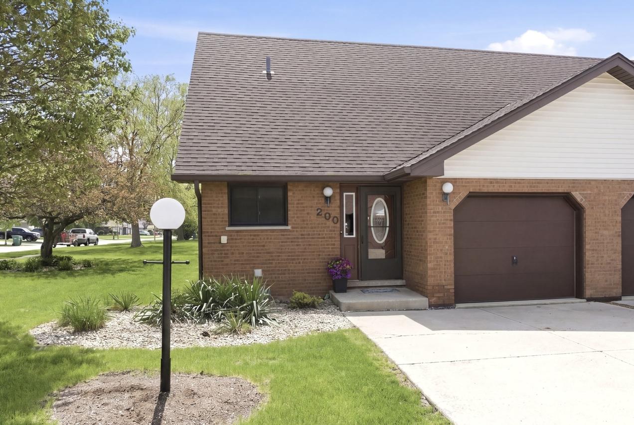 200 Fairview Dr., Manhattan, IL 60442
