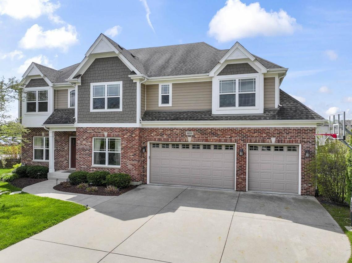 601 Oak Ln., South Elgin, IL 60177