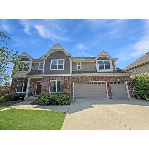 601 Oak Ln., South Elgin, IL 60177