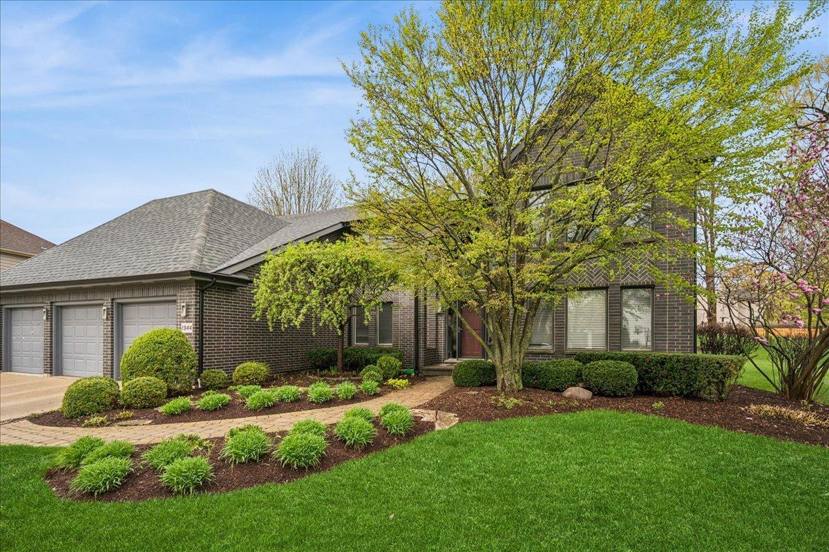 1944 Beverly Ln., Buffalo Grove, IL 60089