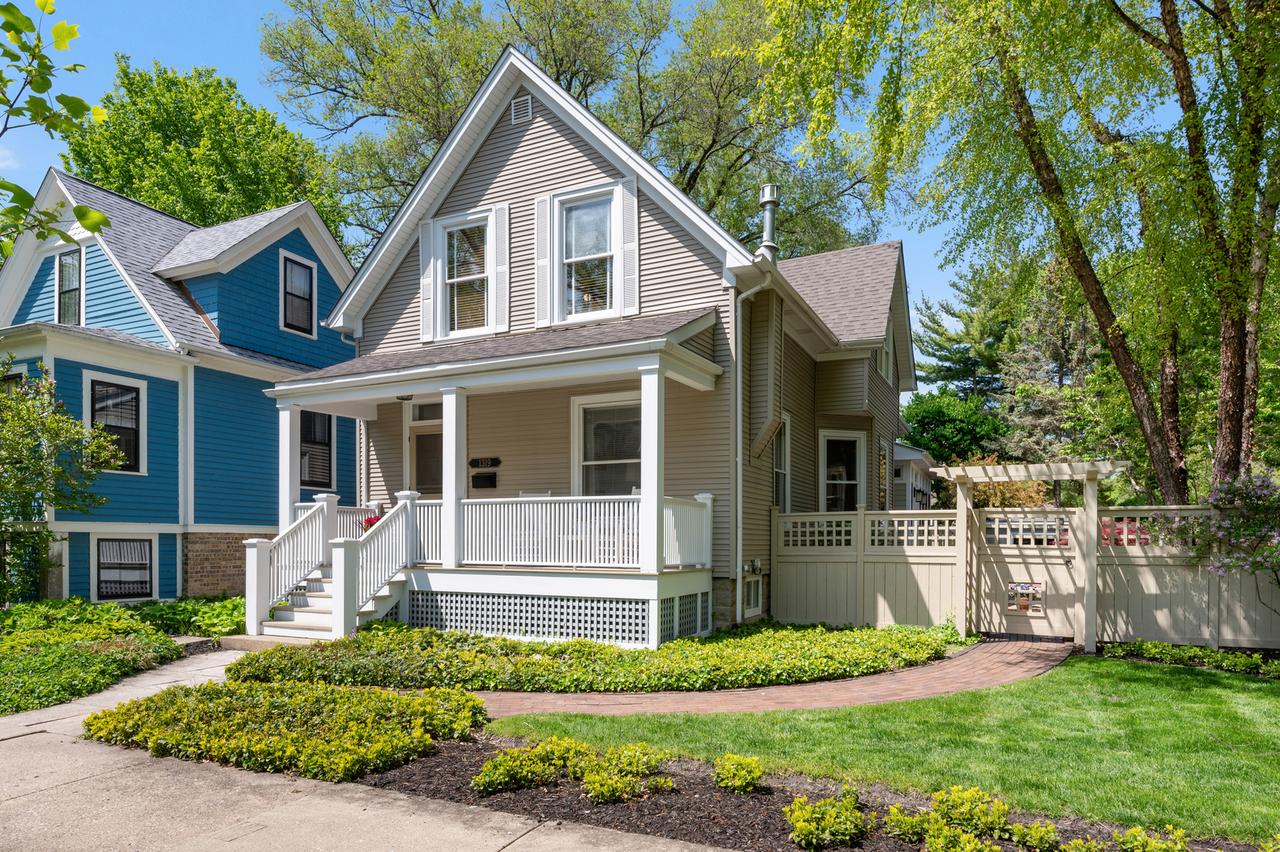 1319 Leonard Pl., Evanston, IL 60201