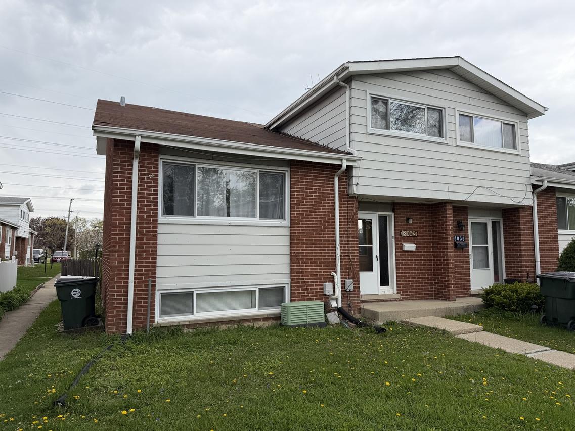 8052 W Lyons St., Niles, IL 60714
