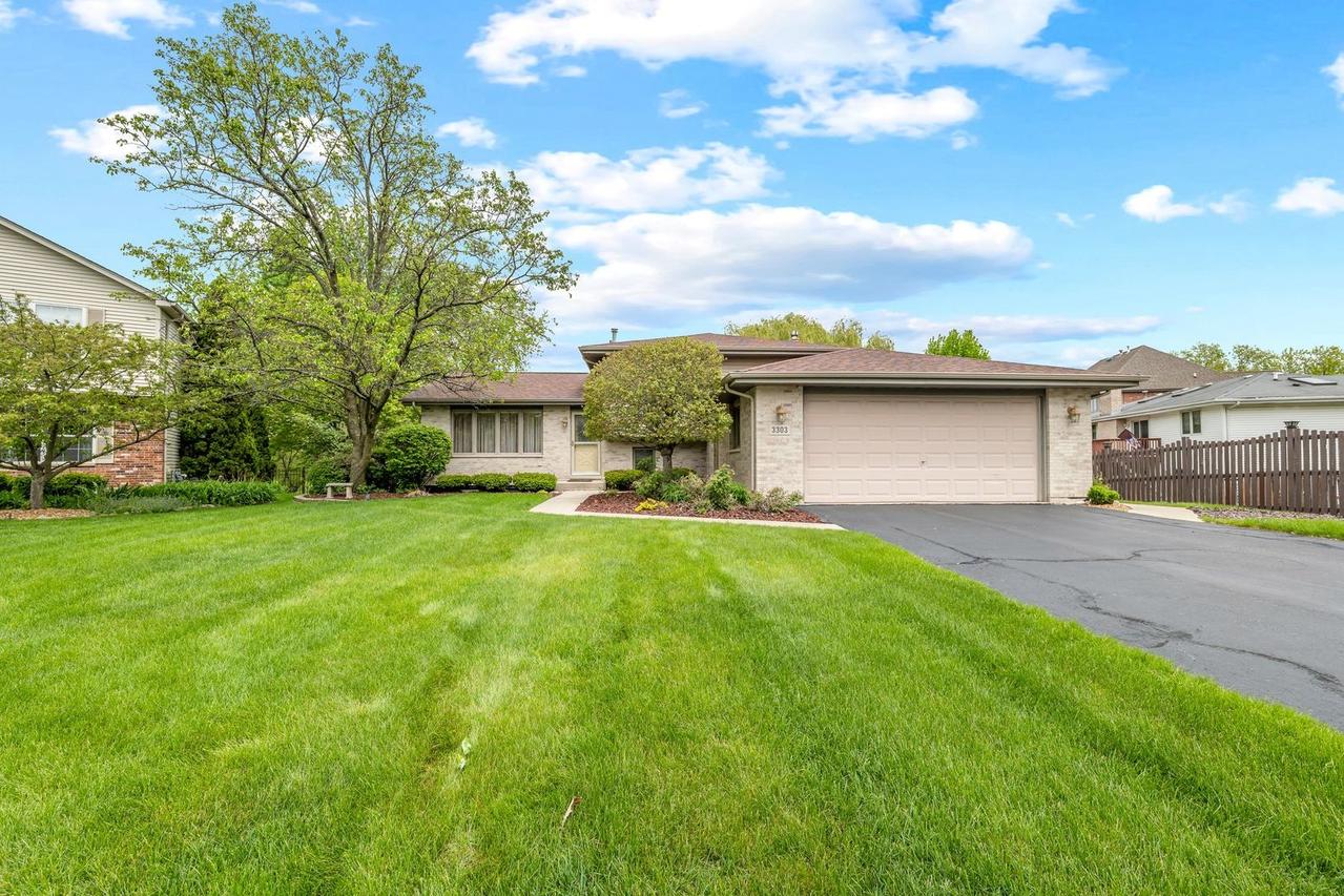 3303 Norwood Ct., New Lenox, IL 60451