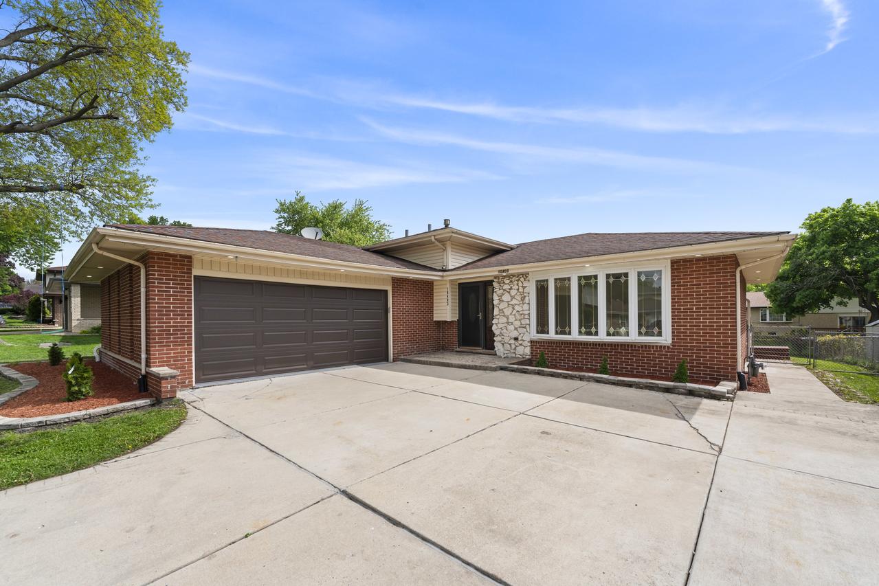 10403 Broadmoor Dr., Palos Hills, IL 60465