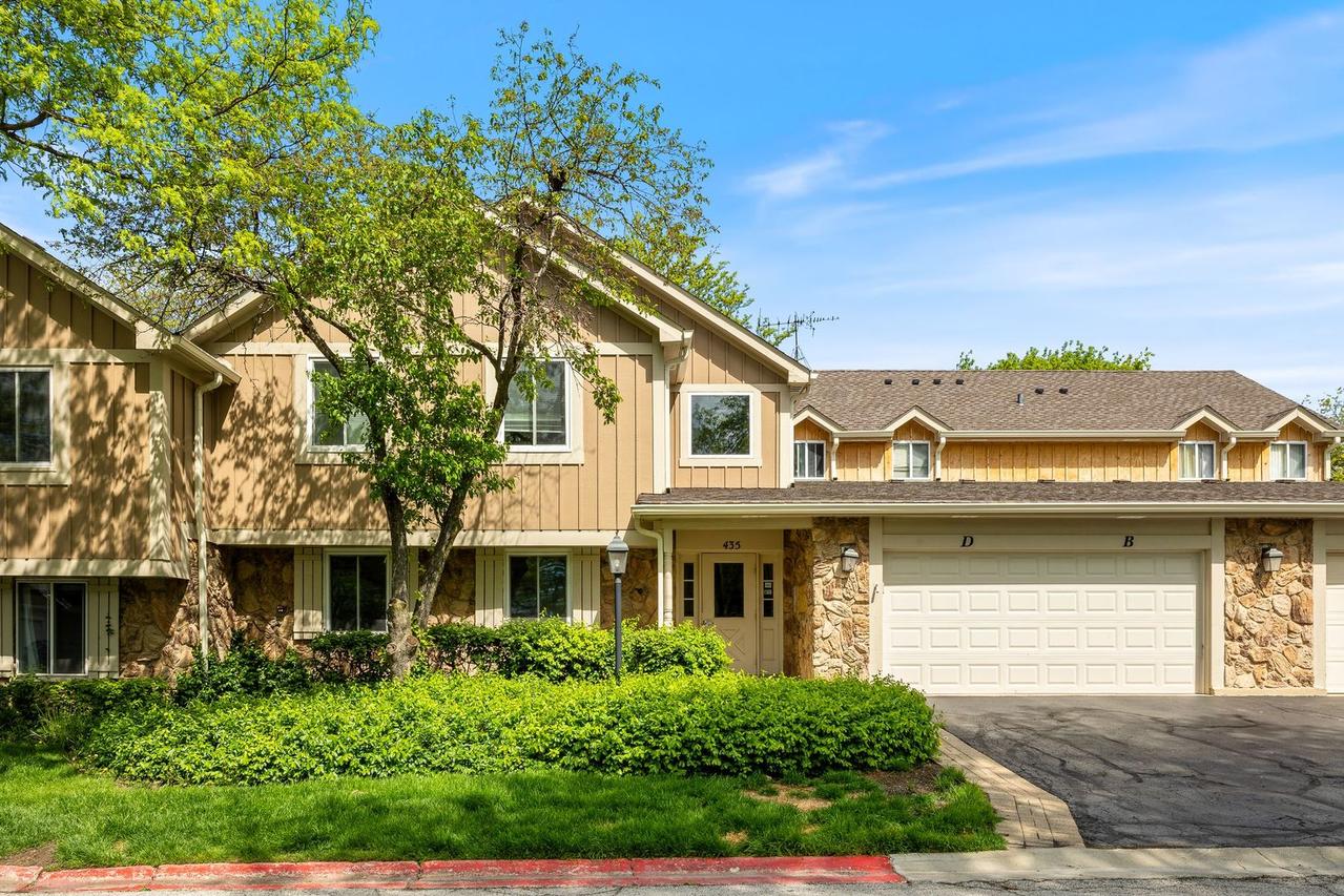 435 Sandpiper Ct. #A, Aurora, IL 60504