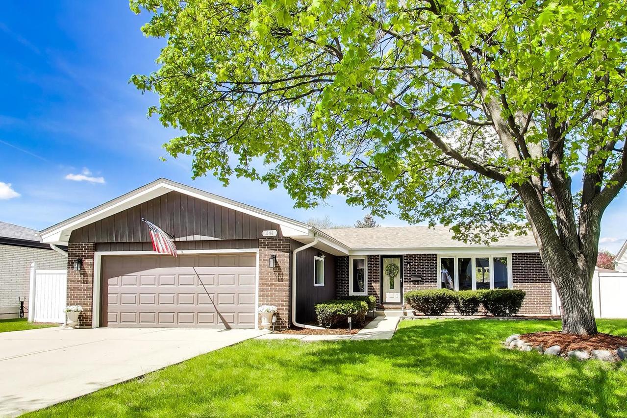 1144 N Fischer Dr., Addison, IL 60101