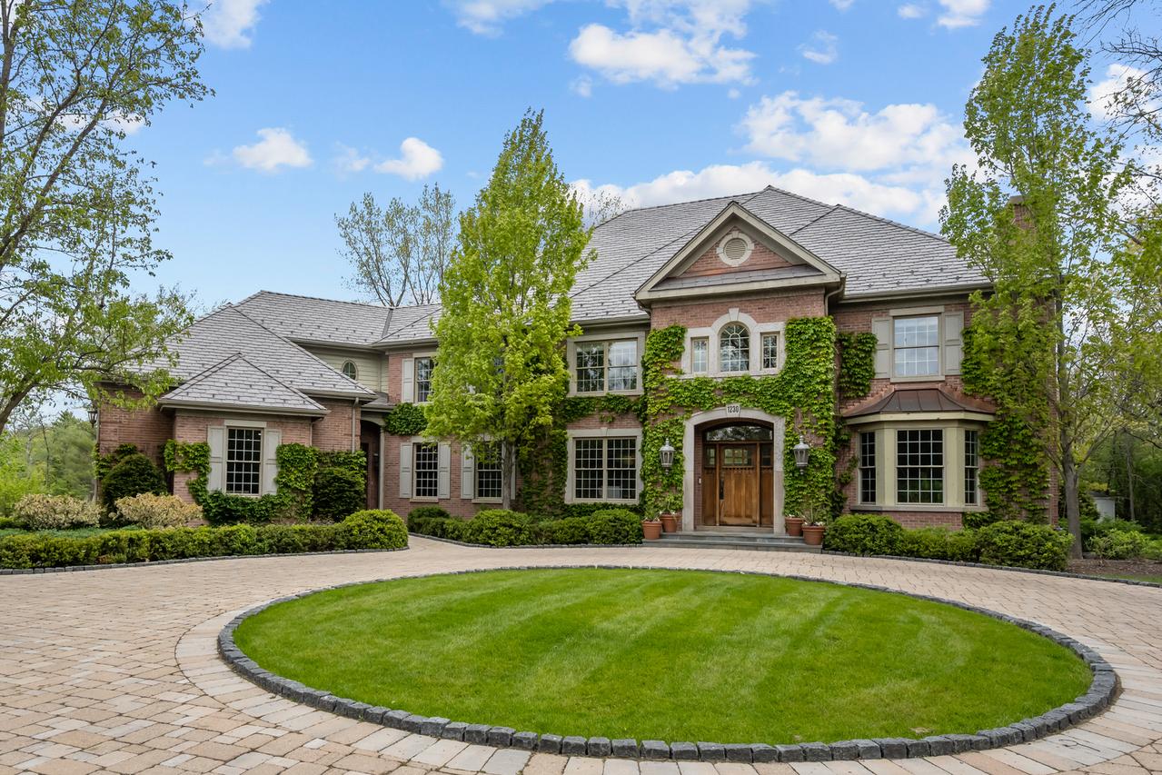 1230 Conway Rd., Lake Forest, IL 60045