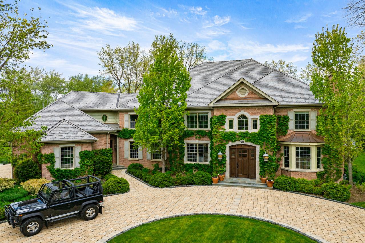 1230 Conway Rd., Lake Forest, IL 60045