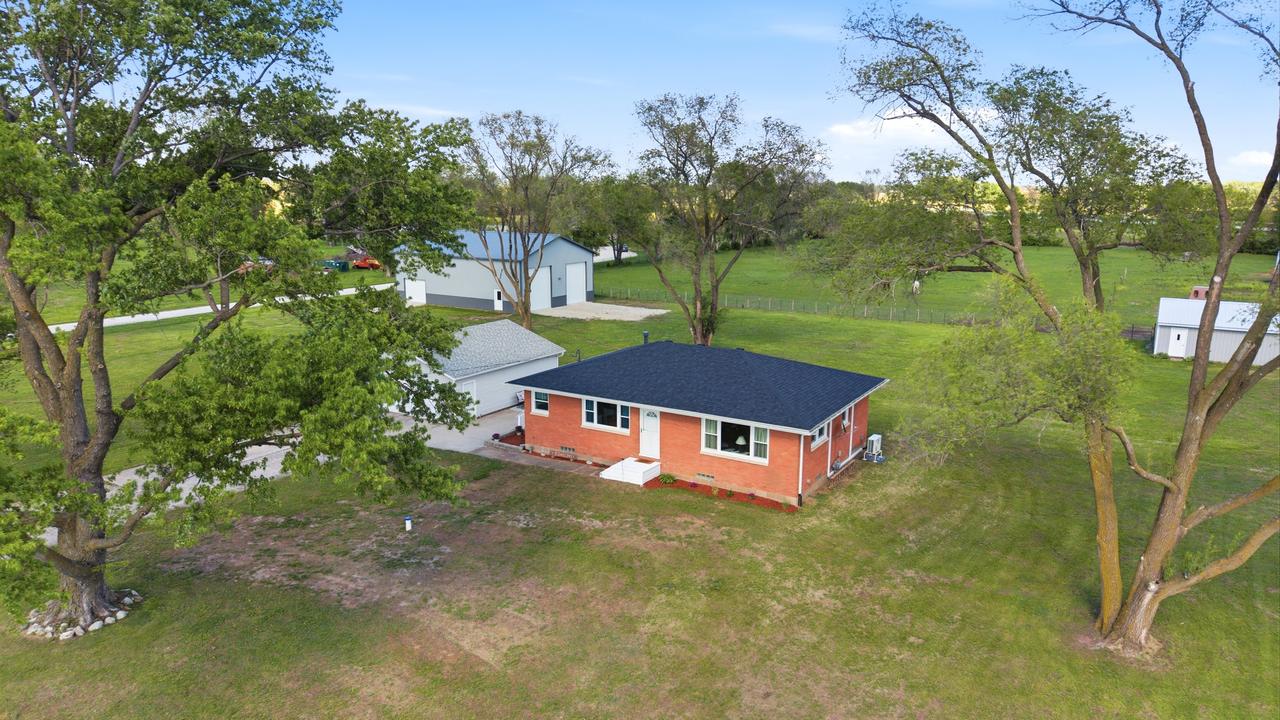 3219 265th St., Hillsdale, IL 61257