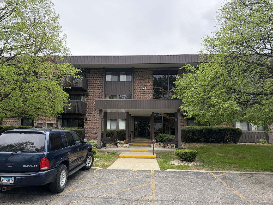 1424 Woodbridge Rd. #2A, Joliet, IL 60436